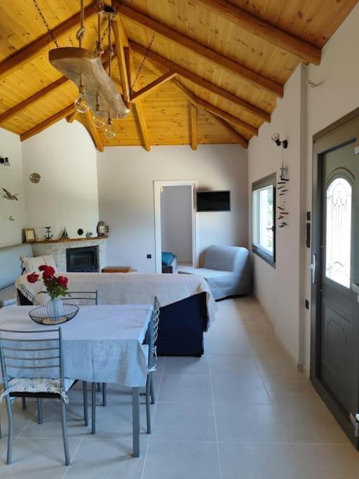 Holiday home Fofi's House Agioi Saranta